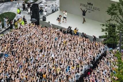 世界杯客户端安装说明-詹姆斯晒成都行活动图集：成都在我心中永远有特别的位置，国王爱你