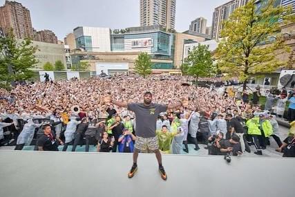 世界杯客户端安装说明-詹姆斯晒成都行活动图集：成都在我心中永远有特别的位置，国王爱你