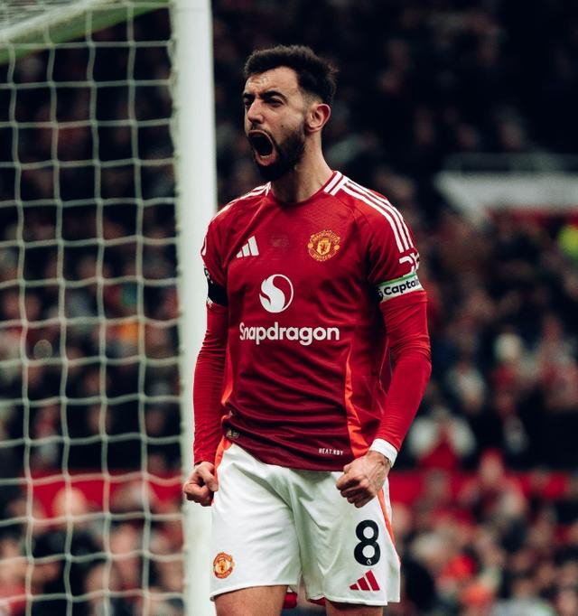 世界杯手机观看软件下载-凌晨曼联出战：剑指双杀复仇！中锋对决 B费追赶小贝纪录|英超|戈登|大卫·贝克汉姆|纽卡斯尔|喜鹊_新浪体育_新浪新闻