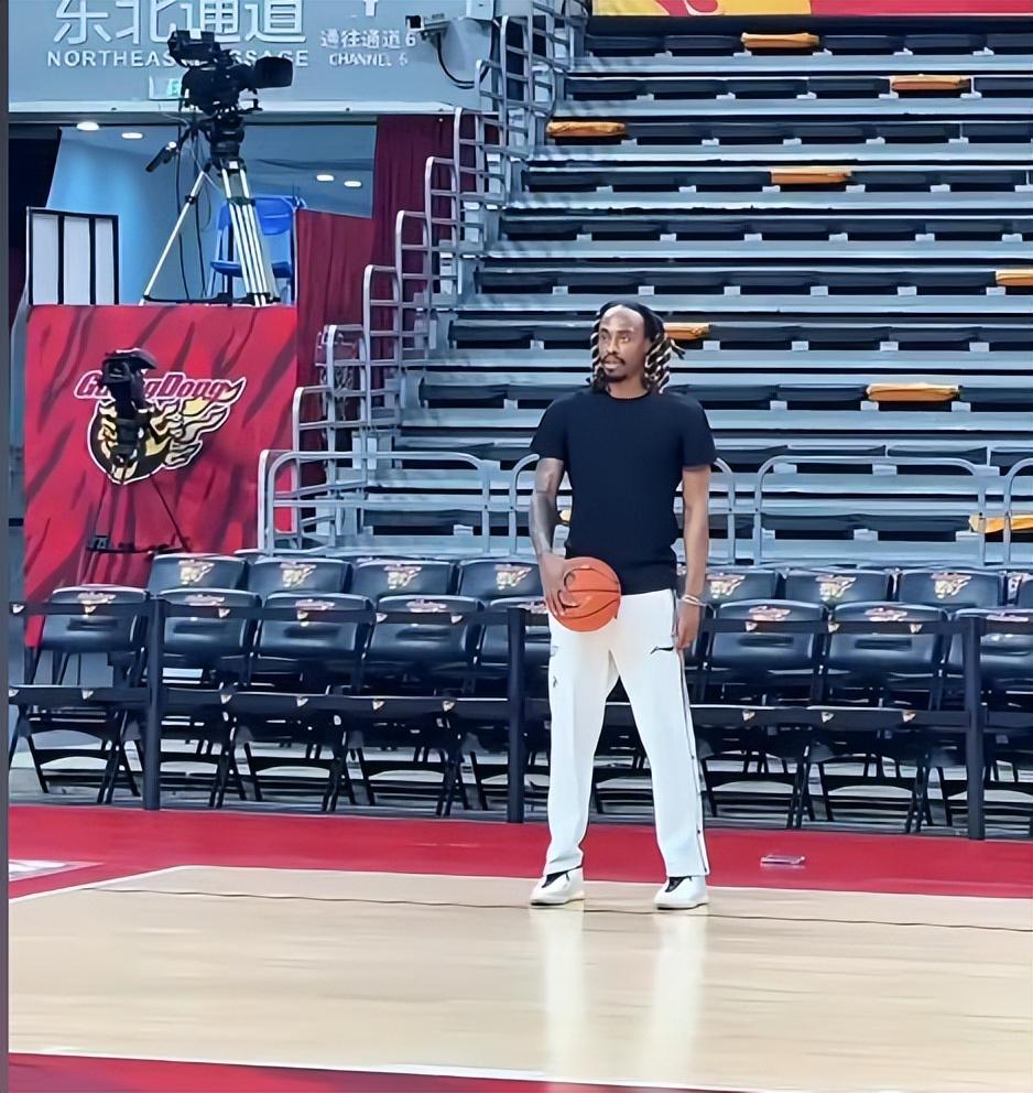 世界杯官方直播app官网下载官方正版-惨败40分广东仍有3好消息！麦考复出在望，但有2件事让粤迷很心塞