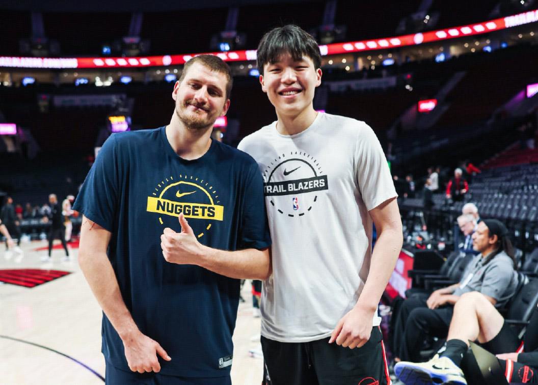 世界杯高清赛事直播入口-杨瀚森谈与约基奇交流感受：练了十几分钟的英语全用上了