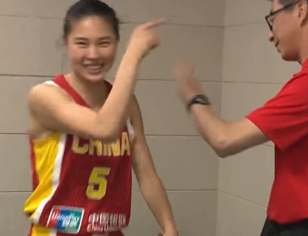 胜捷克更衣室！王思雨笑开花，其余各将淡定，球队隐患还是多！